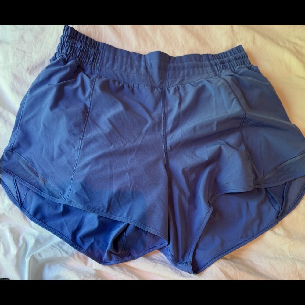 Women’s Lululemon hotty hot shorts